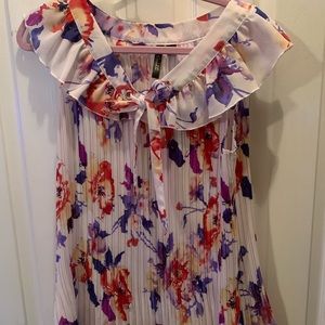 Pleated sleeveless top